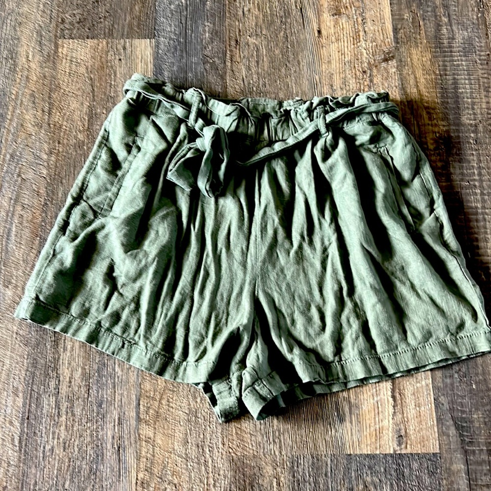 Cute Paperbag shorts Size L